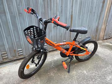 Bici bambino B'Twin 16 pollici con cestino