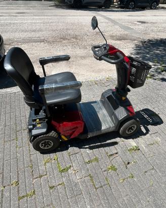 Soooter per anziani disabili