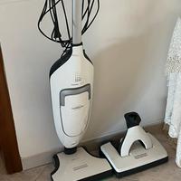 Folletto con lavapavimeti