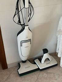 Folletto con lavapavimeti