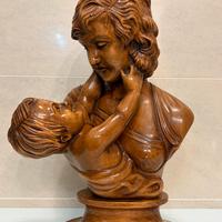 Scultura in legno intagliato di Madre con Bambino