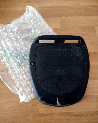 Piastra Givi Z113C2 Monolock universale + kit