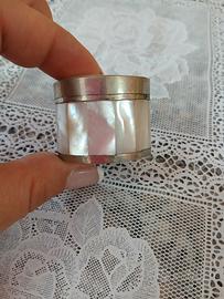 PORTAPILLOLE IN MADREPERLA 