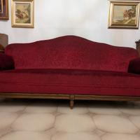 Divano e poltrone rossi stile classico coordinati
