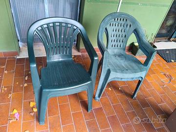 4 sedie in plastica € 7 cadauna