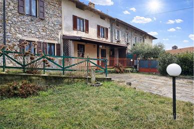 Appartamento con ampio giardino privato