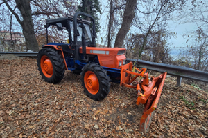 Trattore agricolo 55cv da frutteto con lama idraul