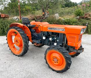 Trattorino KUBOTA modello L 245 DT