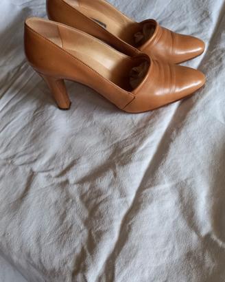 Scarpe eleganti in pelle nocciola n.39.