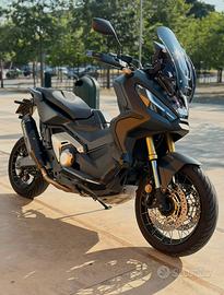 X-Adv 750 2022