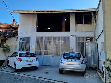 RUSTICO SEMINDIPENDENTE IN CENTRO DA RISTRUTTURARE