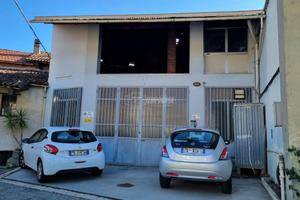 RUSTICO SEMINDIPENDENTE IN CENTRO DA RISTRUTTURARE