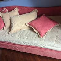 Divano letto pregiato in Alcantara rosa antico