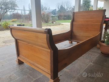 Due letti a una piazza in noce nazionale