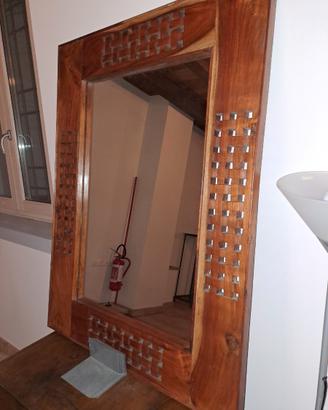 Tavolo vintage e mobili etnici