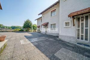 FERNO - VILLETTA A SCHIERA CON GIARDINO