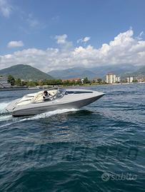 Stingray 225 SC Motoscafo Sportivo