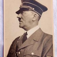 Cartolina con Hitler in uniforme e annullo postale