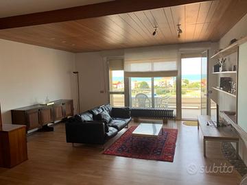 Fano 2 camere e 2 terrazzi contratto annuale