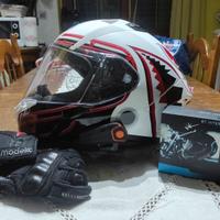 Giubbotto e casco moto da donna