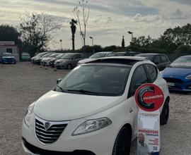 Lancia Ypsilon 1.2 69 CV Elefantino rosa tetto apr