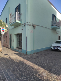 Locale commerciale centralissima posizione