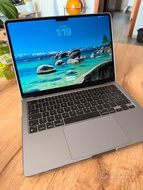 Apple Macbook Air 13” M2 - 2022 - grigio siderale
