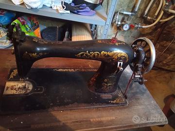 macchina da cucire da collezione