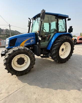 Trattore New holland TL90A