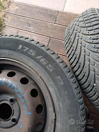 Pneumatici 4 stagioni