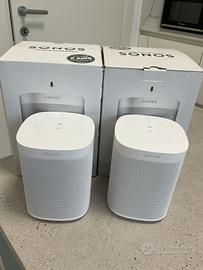 Coppia Sonos One con assistenti vocali