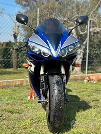 Yamaha YZF R1