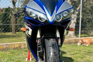 Yamaha YZF R1
