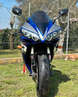 Yamaha YZF R1