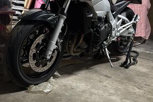 Suzuki GSR 600 A2