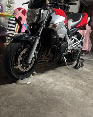 Suzuki GSR 600 A2