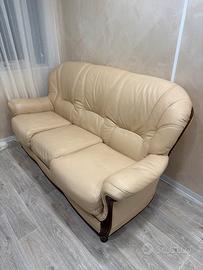 Divano nuovo 3 mesi di vita in pelle