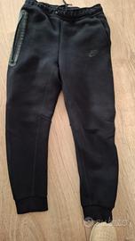 pantalone nike tech