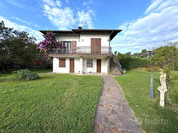 VILLA SINGOLA A PADENGHE SUL GARDA