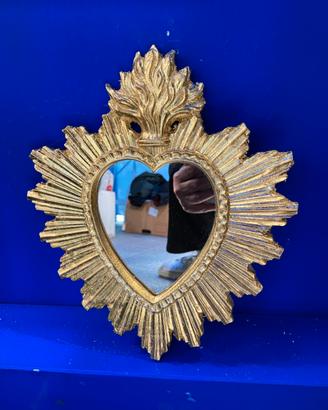 Specchio cuore sacro in legno cm. 26x30