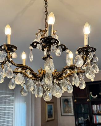 Lampadario a gocce di cristallo
