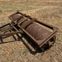 Rullo agricolo trainato a trattore compattatore