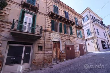 3 LOCALI A GIULIANOVA