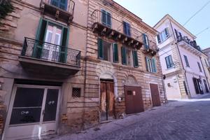 3 LOCALI A GIULIANOVA