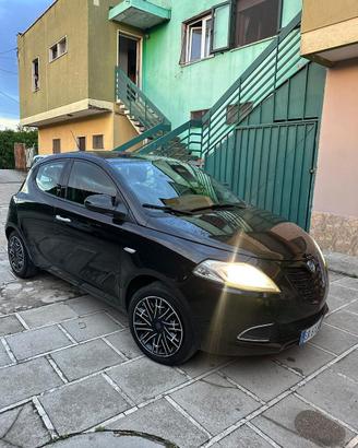 Lancia Ypsilon 1.2 GPL Ecochic 69 CV - 2013