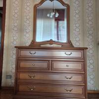 Comò classico in legno con specchiera