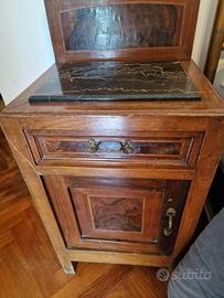 Comodini liberty con marmo nero