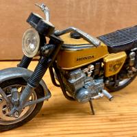 Modellino Honda 750 Four Politoys 1:18