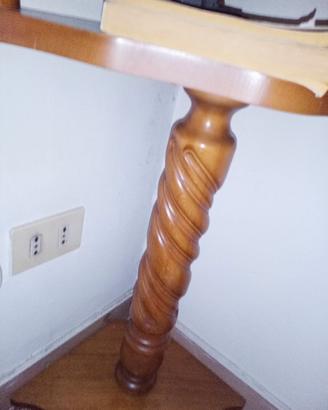 angoliera di legno