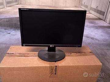 Monitor PC LG Flatron 22" Full HD (Cavi Inclusi)